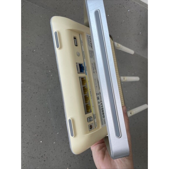 TP-Link AC1900 Gigabit Router - Archer C9 - White No power cable untested - Picture 6 of 6